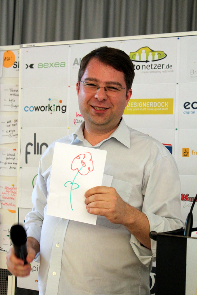 Jan Theofel mit Dankesblume